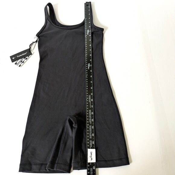 New Aritzia TnaLIFE TnAction SHAKE-IT 7" Size XXS Black Romper Athletic - Picture 9 of 10